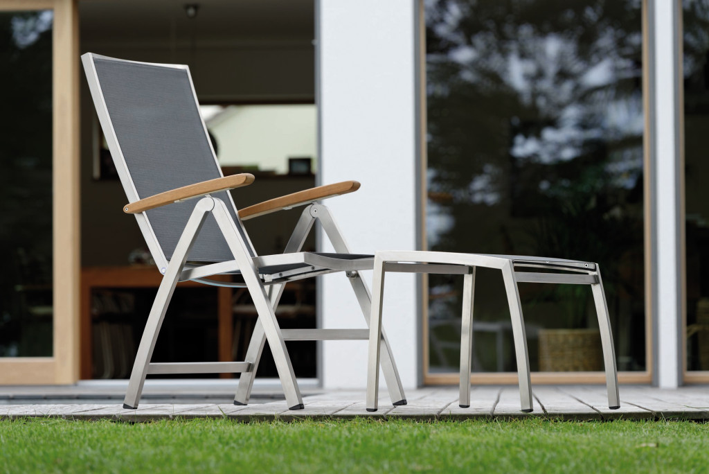 Stern Cardiff Klappsessel mit Aluminiumgestell und Textilenbespannung im Garten