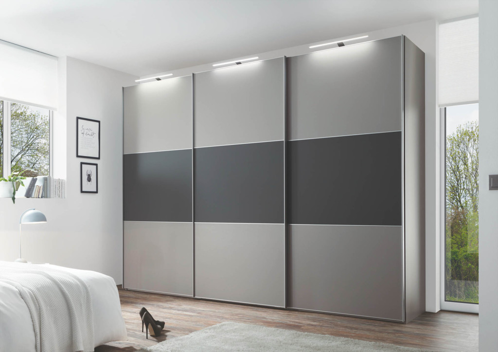 Schwebetürenschrank